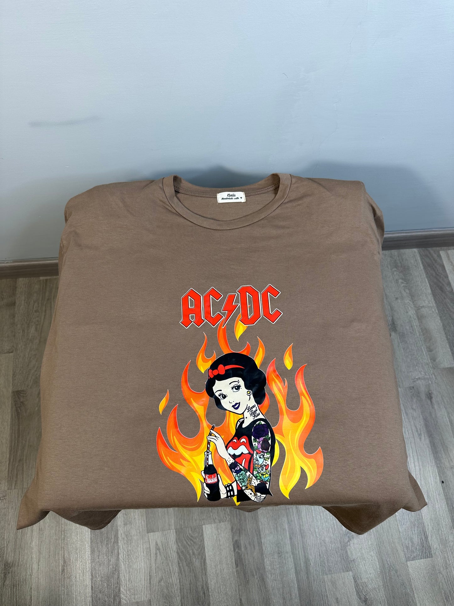 MAGLIA ROCK CON TAGLIO LATERALE