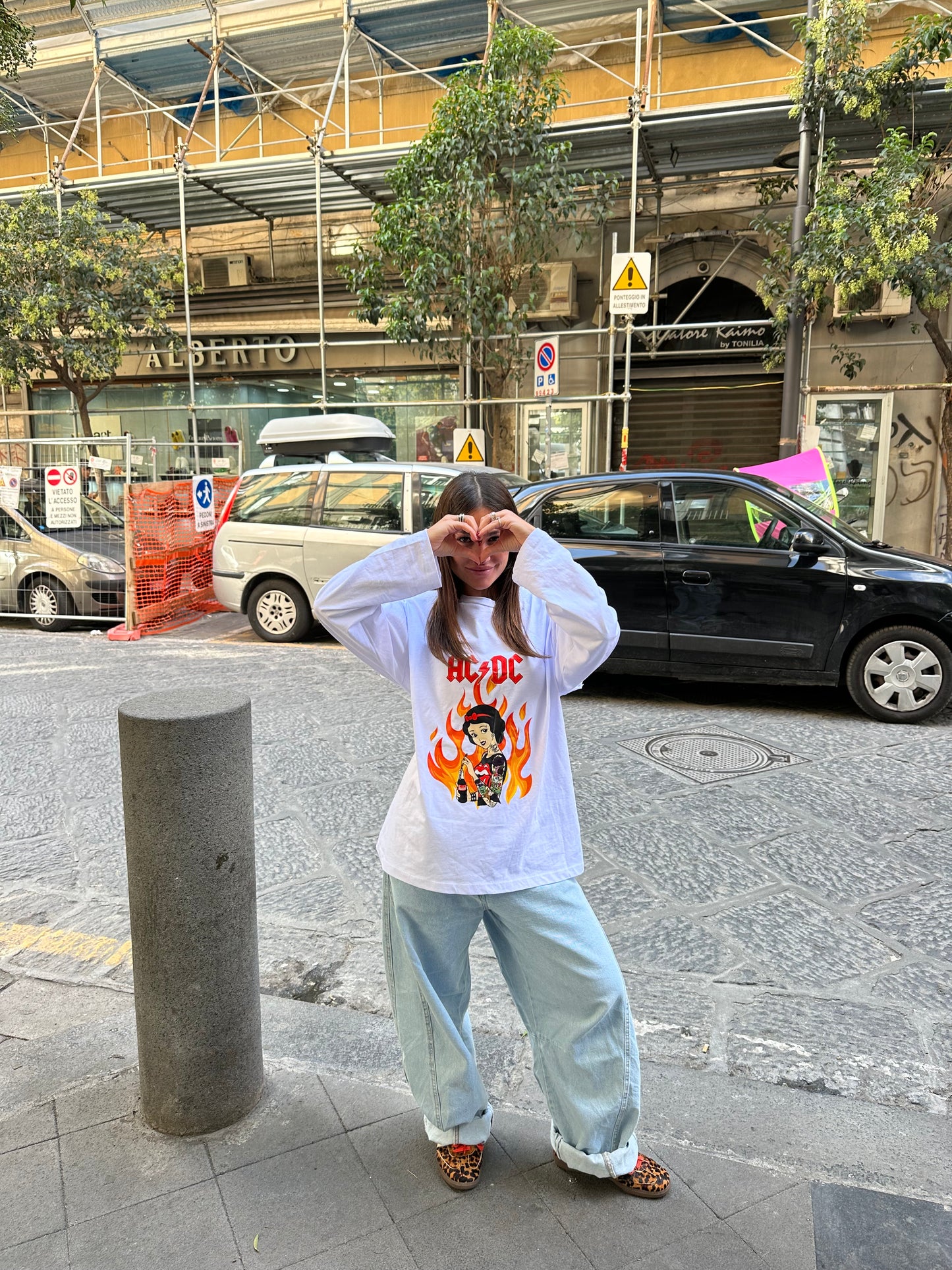 MAGLIA ROCK CON TAGLIO LATERALE