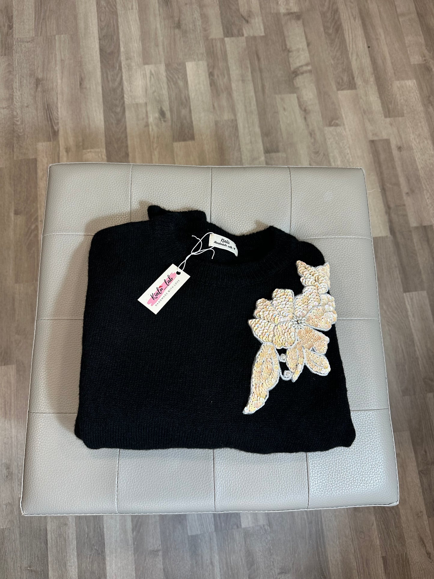 MAGLIONE CHARM